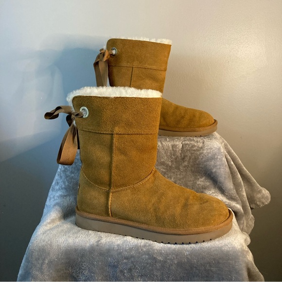 Ugg Kookaburra by UGG 8 
Brown Suede Boots w/Bow 
Faux Fur Lined - Picture 2 of 12